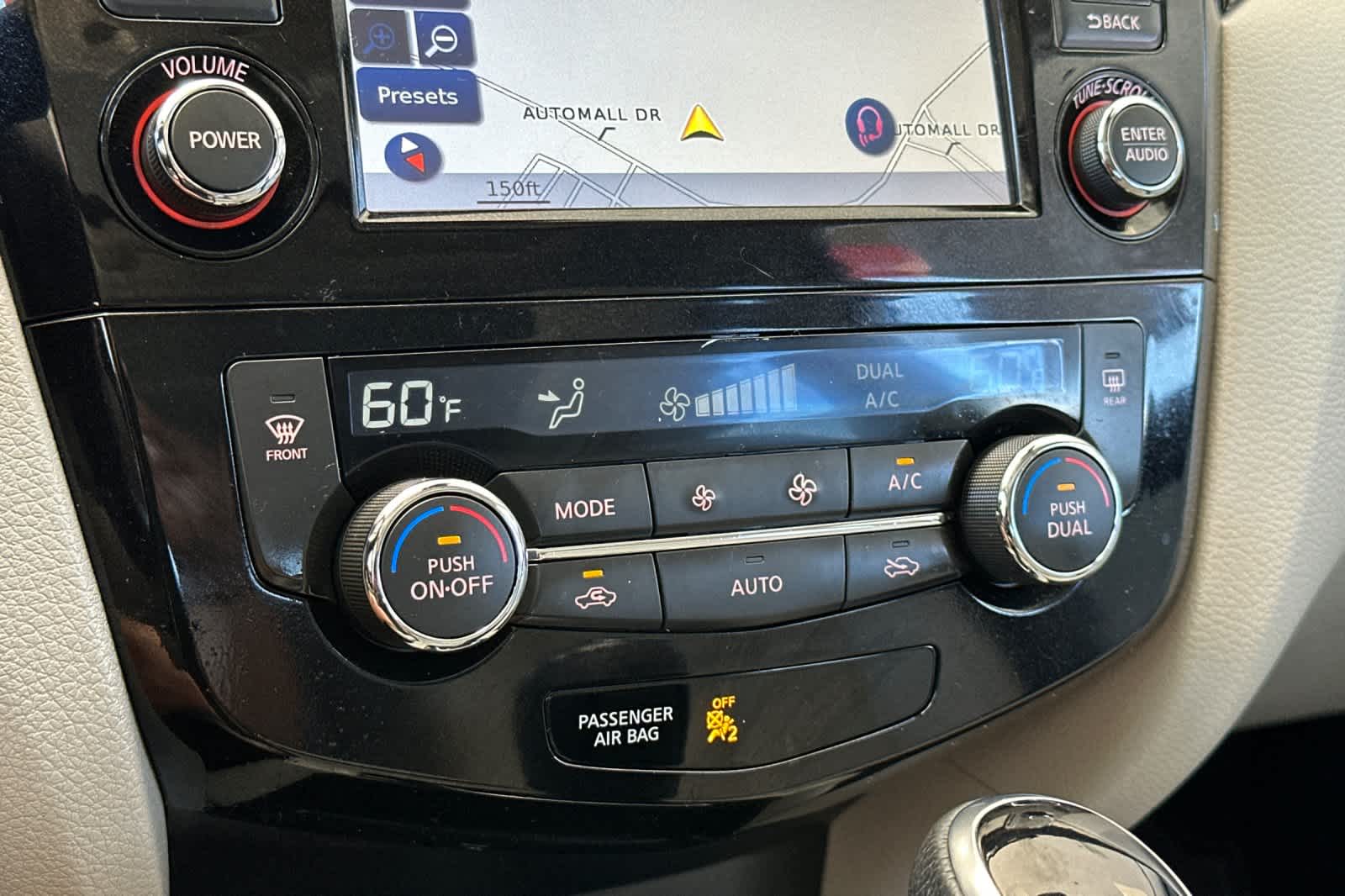 2018 Nissan Rogue Sport SL 23