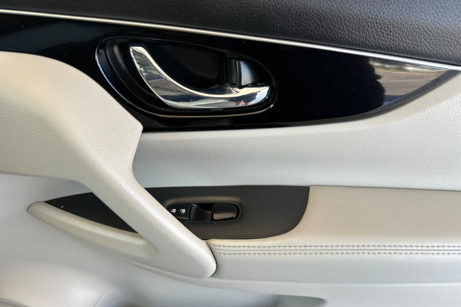 2018 Nissan Rogue Sport SL 19