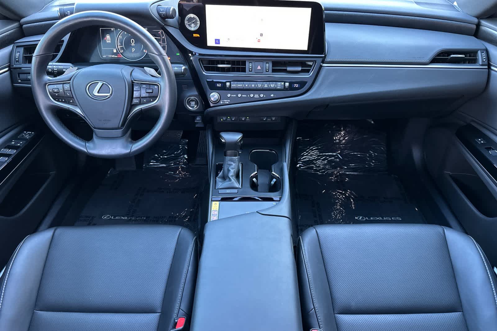 Thumbnail: 2025 Lexus ES - 3