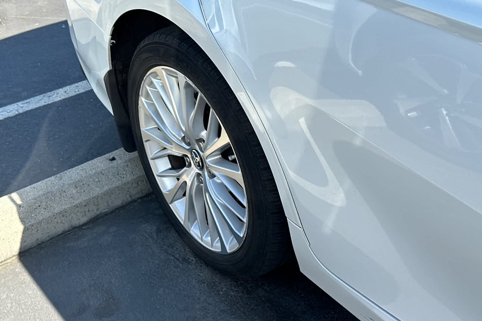 2018 Toyota Camry XLE 14