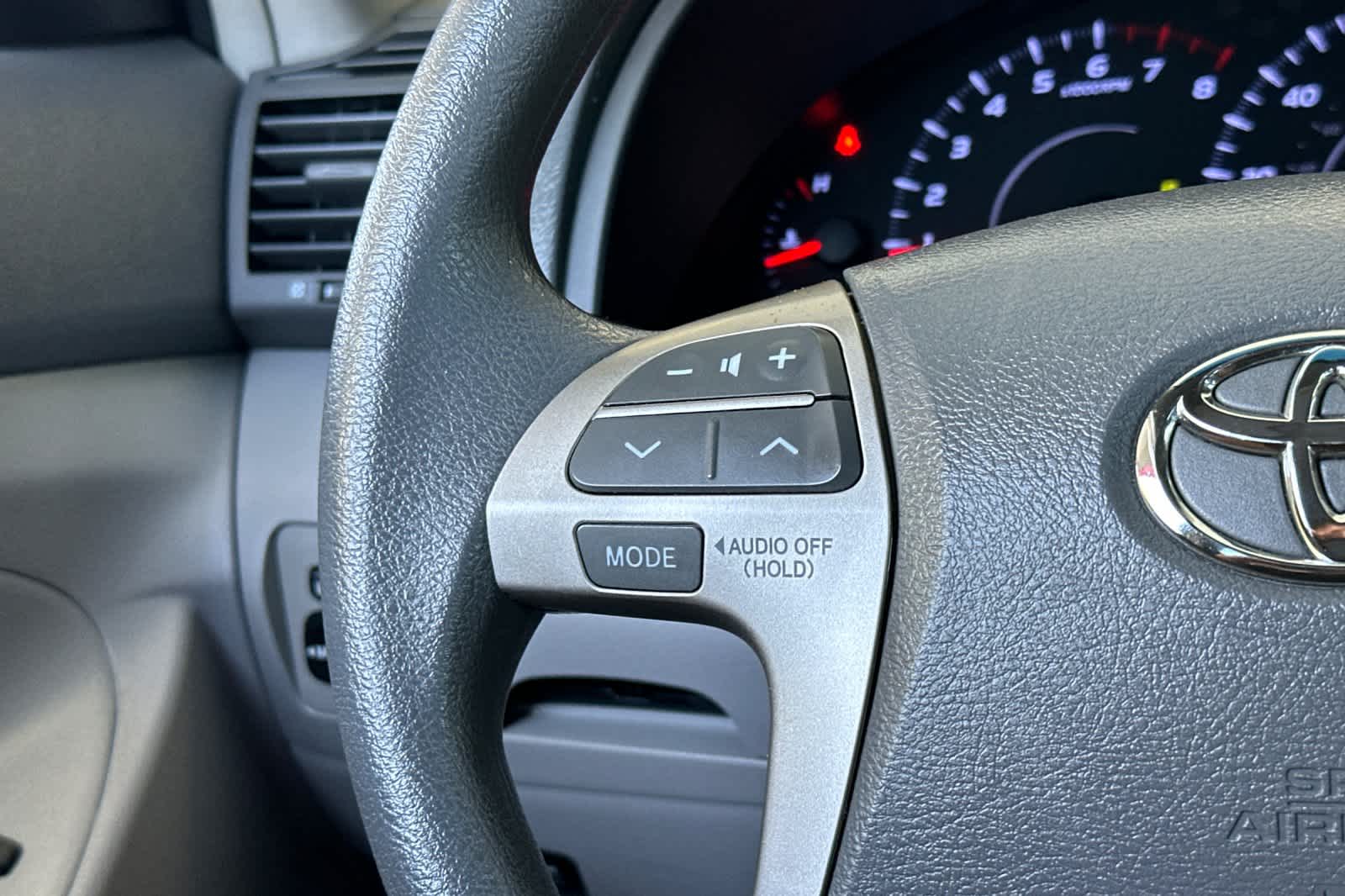 Thumbnail: 2010 Toyota Camry - 22
