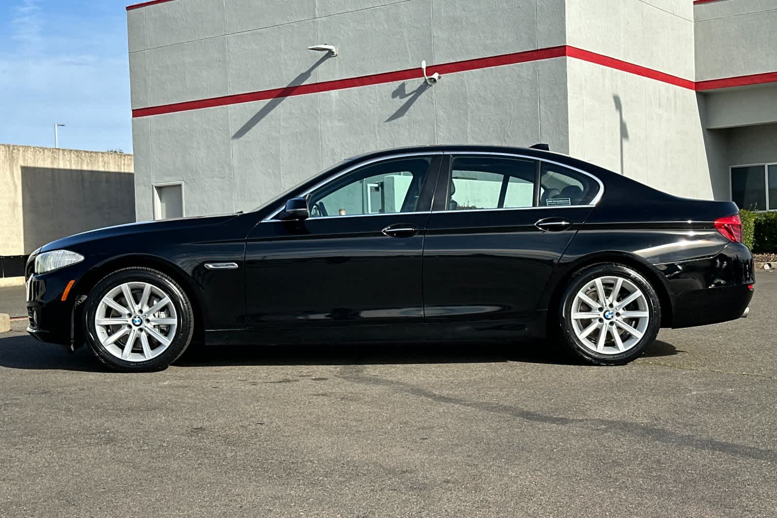 Thumbnail: 2015 BMW 5 Series - 9