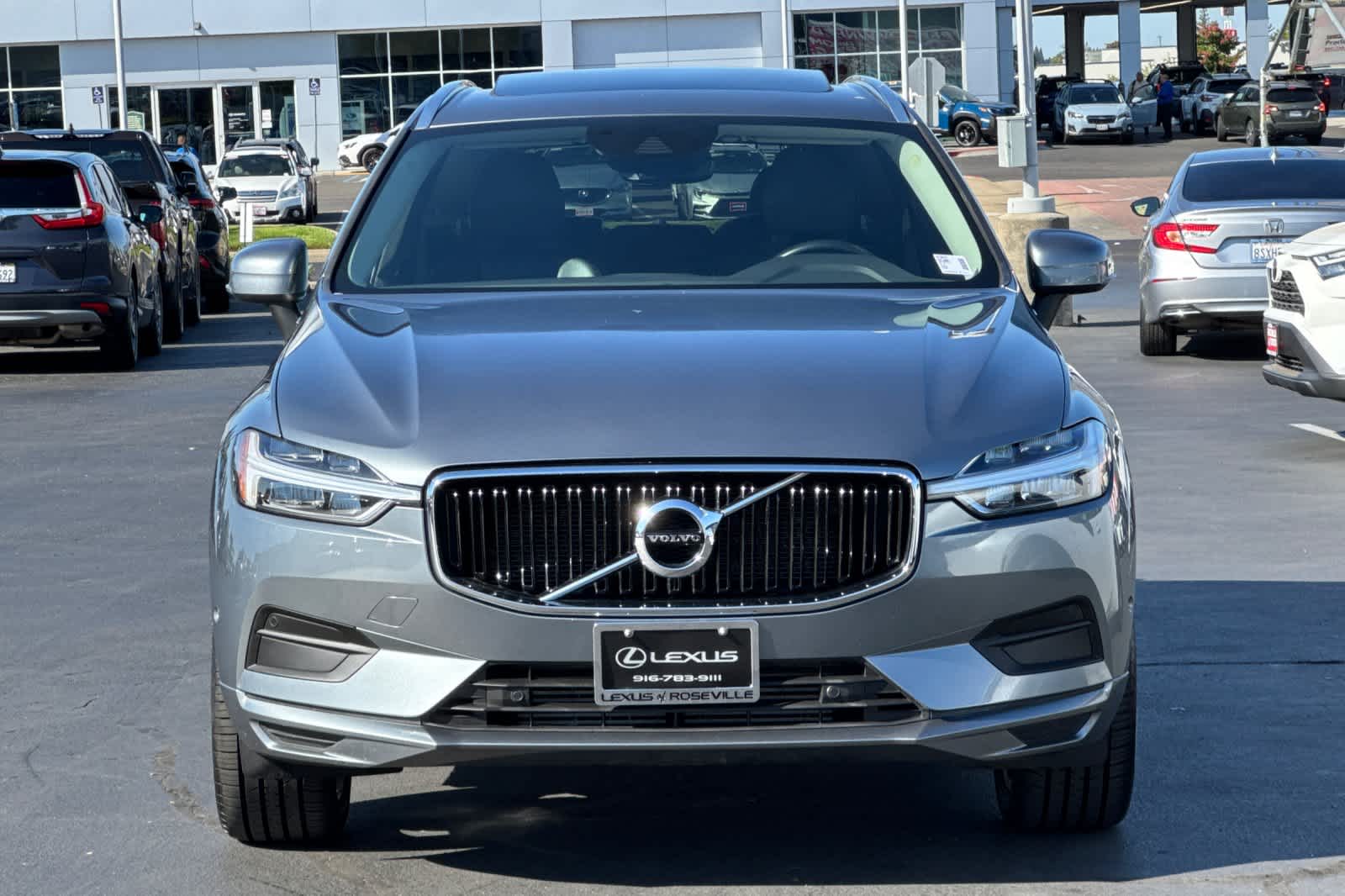Thumbnail: 2018 Volvo XC60 - 10
