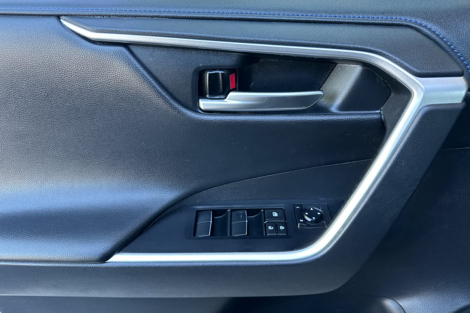 Thumbnail: 2021 Toyota RAV4 - 11