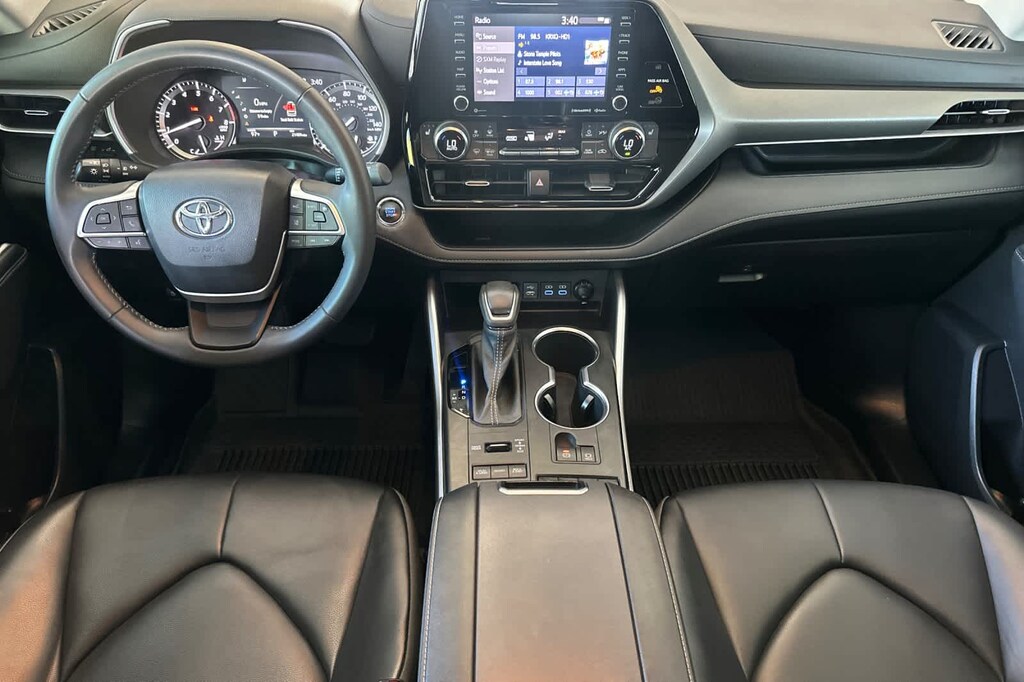 Used 2022 Toyota Highlander XLE SUV