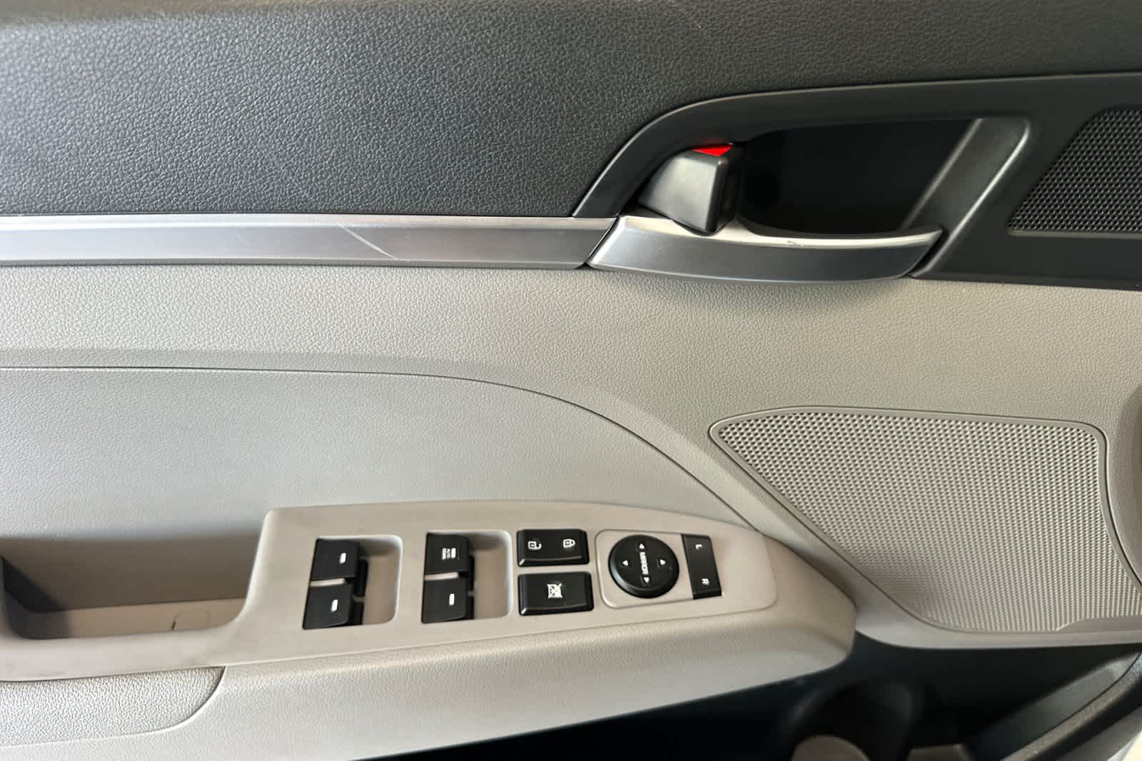 Thumbnail: 2019 Hyundai Elantra - 12
