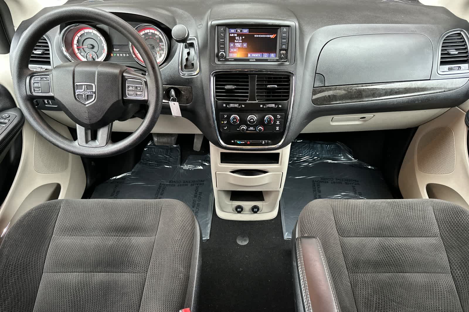 Thumbnail: 2019 Dodge Grand Caravan - 3