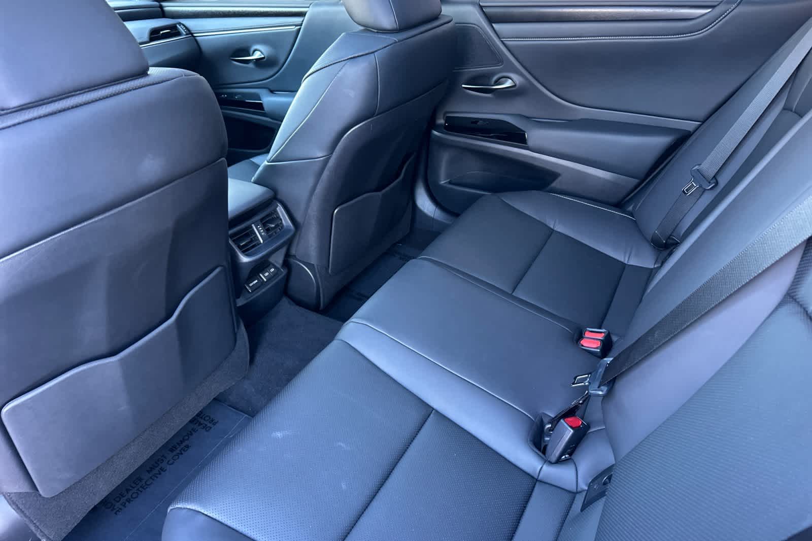 Thumbnail: 2025 Lexus ES - 4