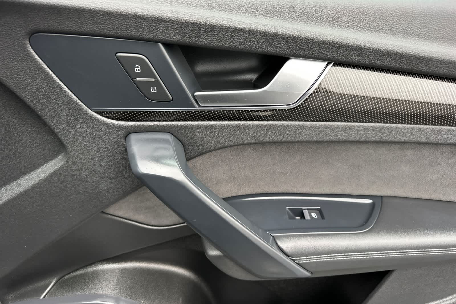 Thumbnail: 2022 Audi SQ5 - 18