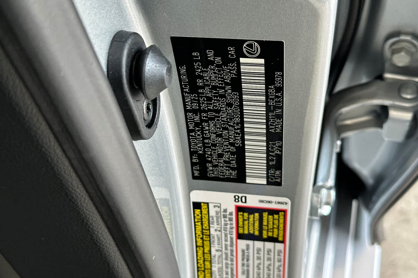 Thumbnail: 2025 Lexus ES - 33