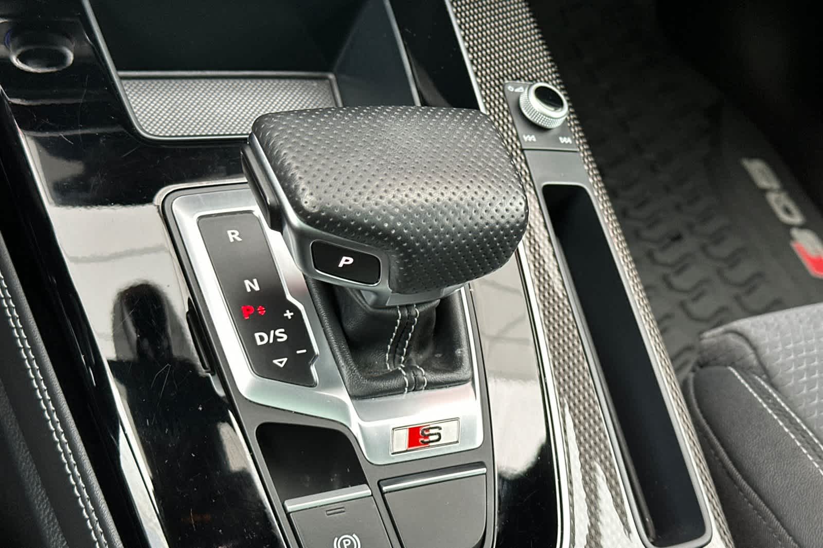 Thumbnail: 2022 Audi SQ5 - 22