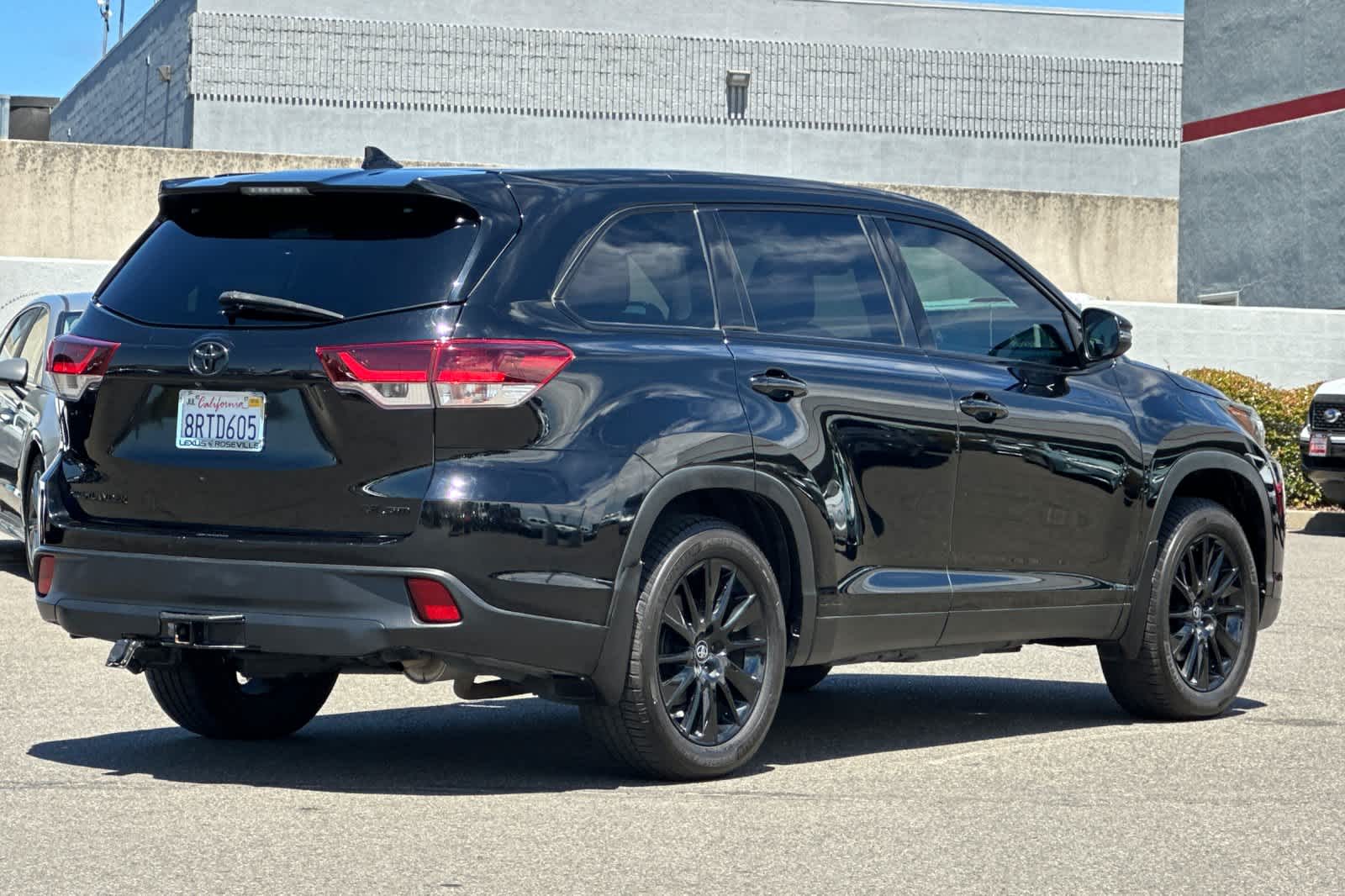 Thumbnail: 2019 Toyota Highlander - 2