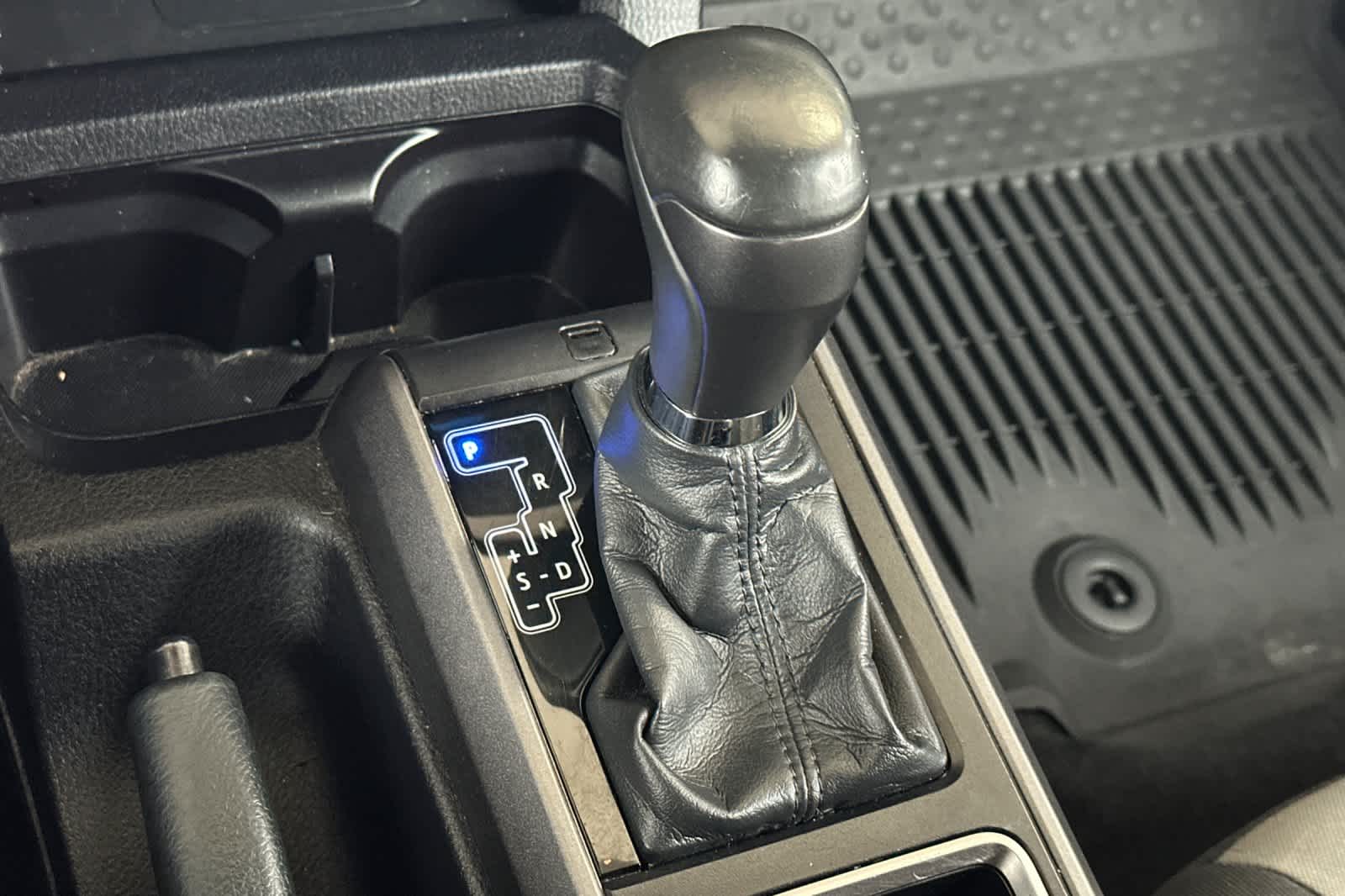 Thumbnail: 2022 Toyota Tacoma - 22