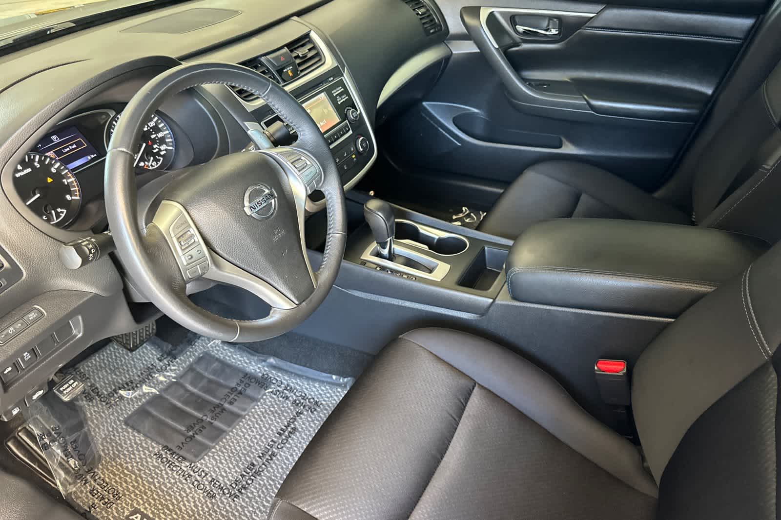 Thumbnail: 2017 Nissan Altima - 11