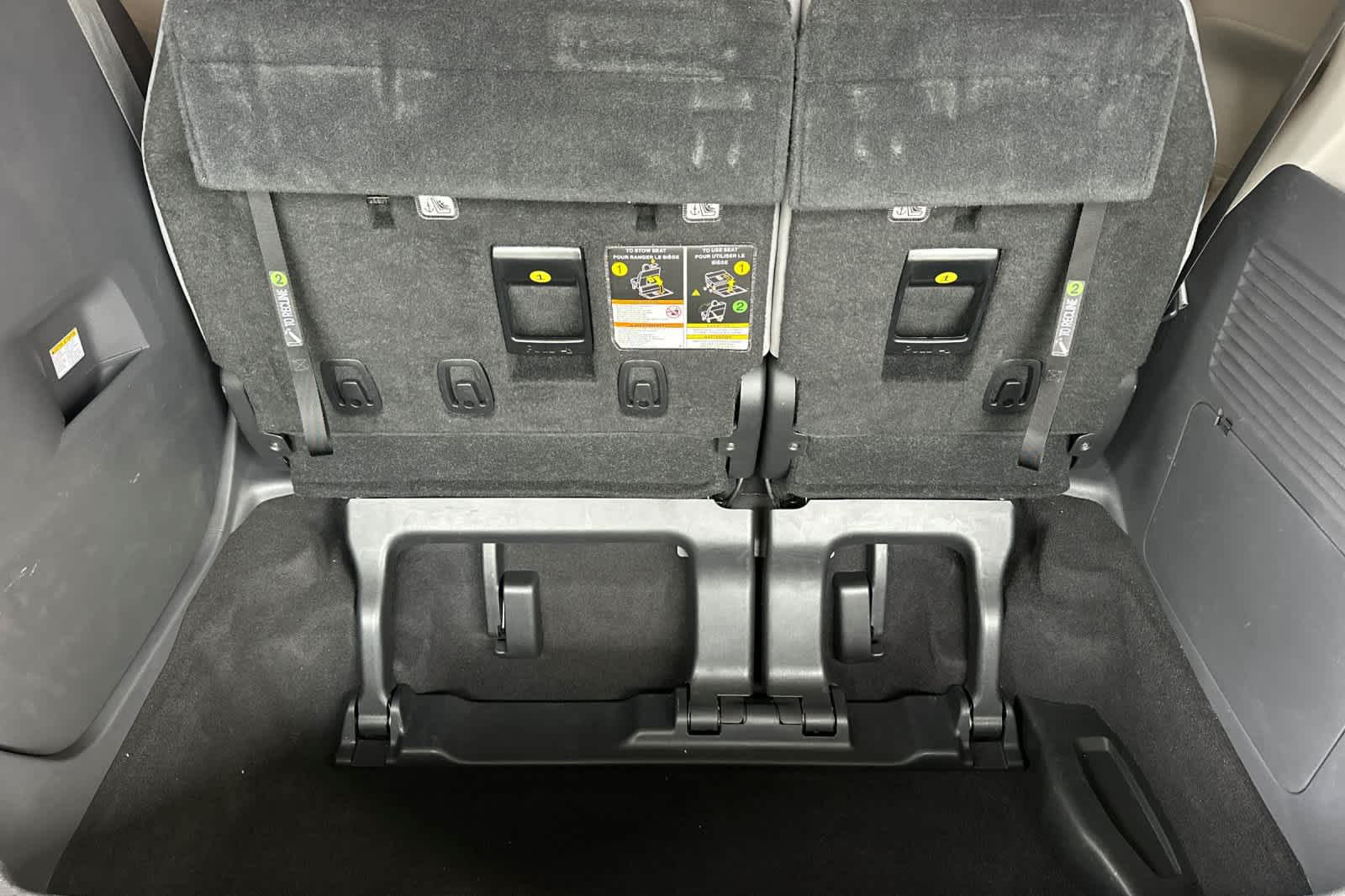 Thumbnail: 2022 Toyota Sienna - 16