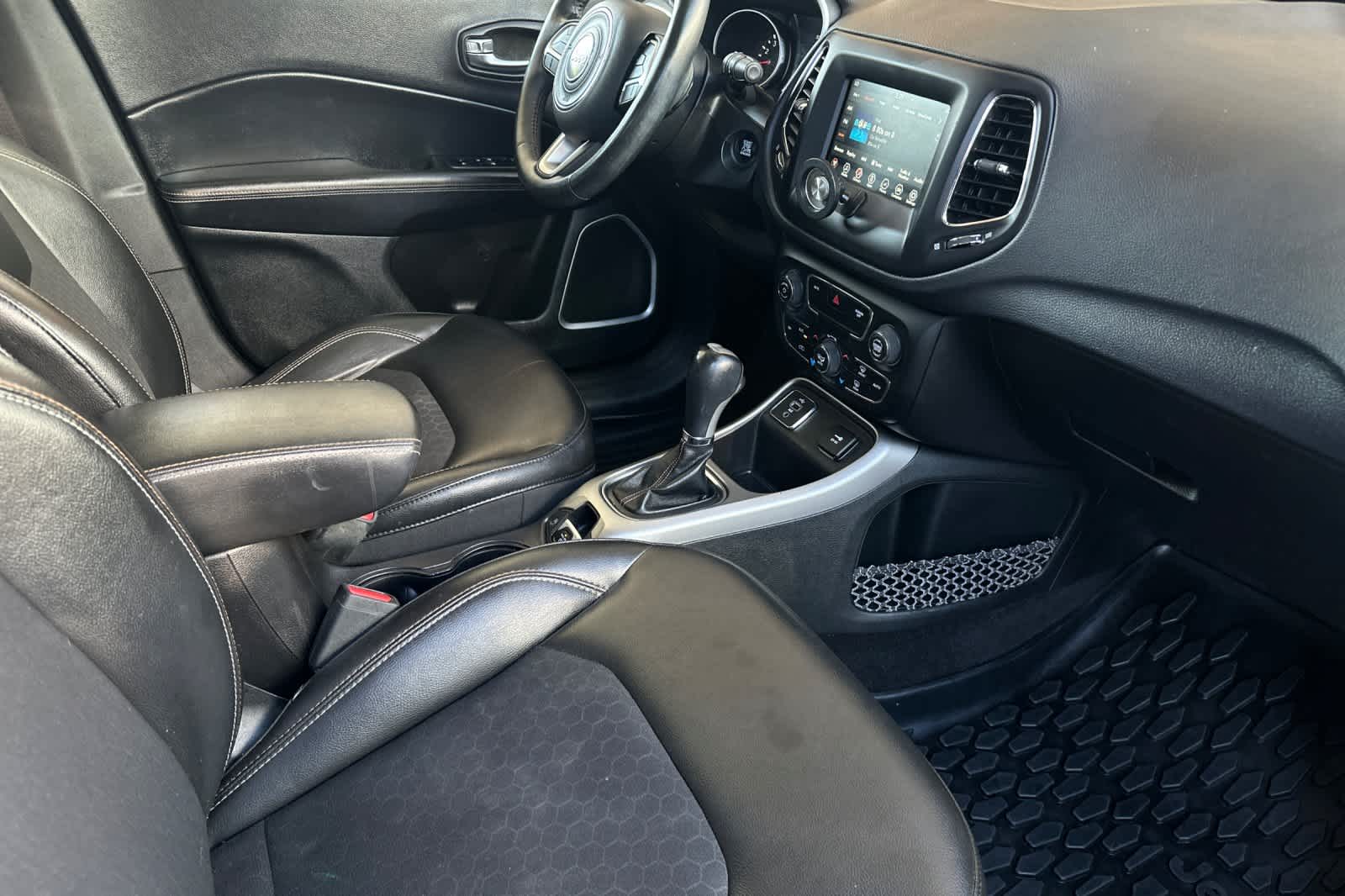 Thumbnail: 2018 Jeep Compass - 16