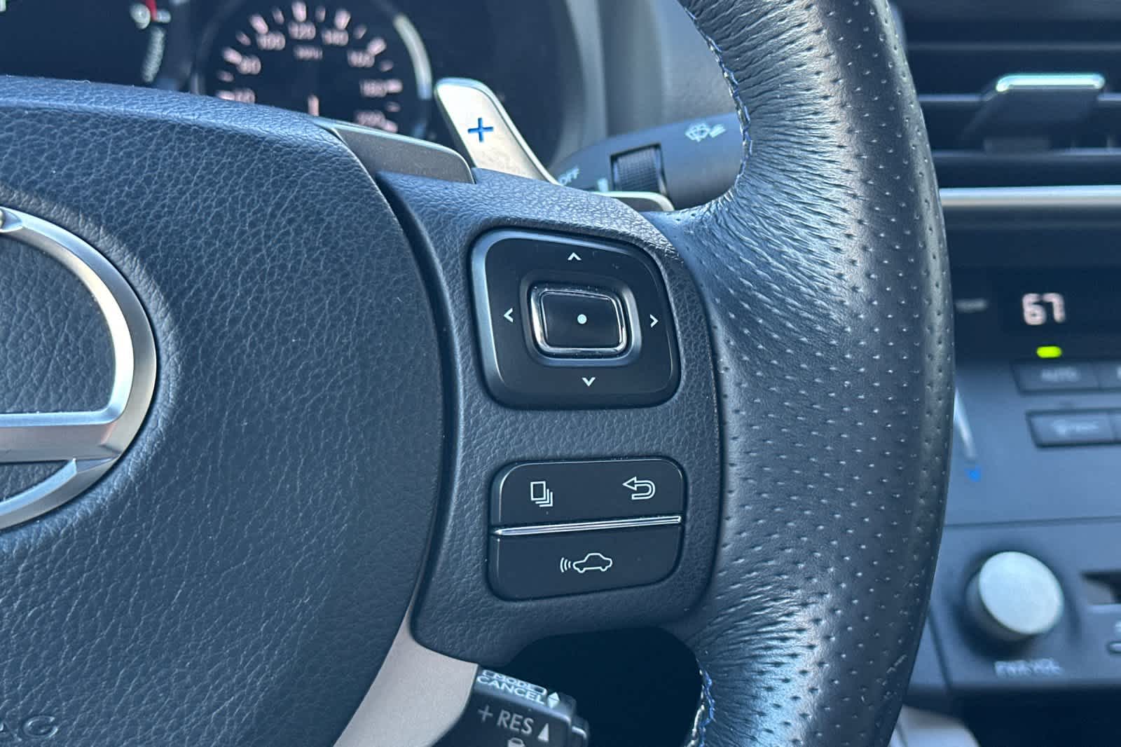 Thumbnail: 2016 Lexus RC - 27