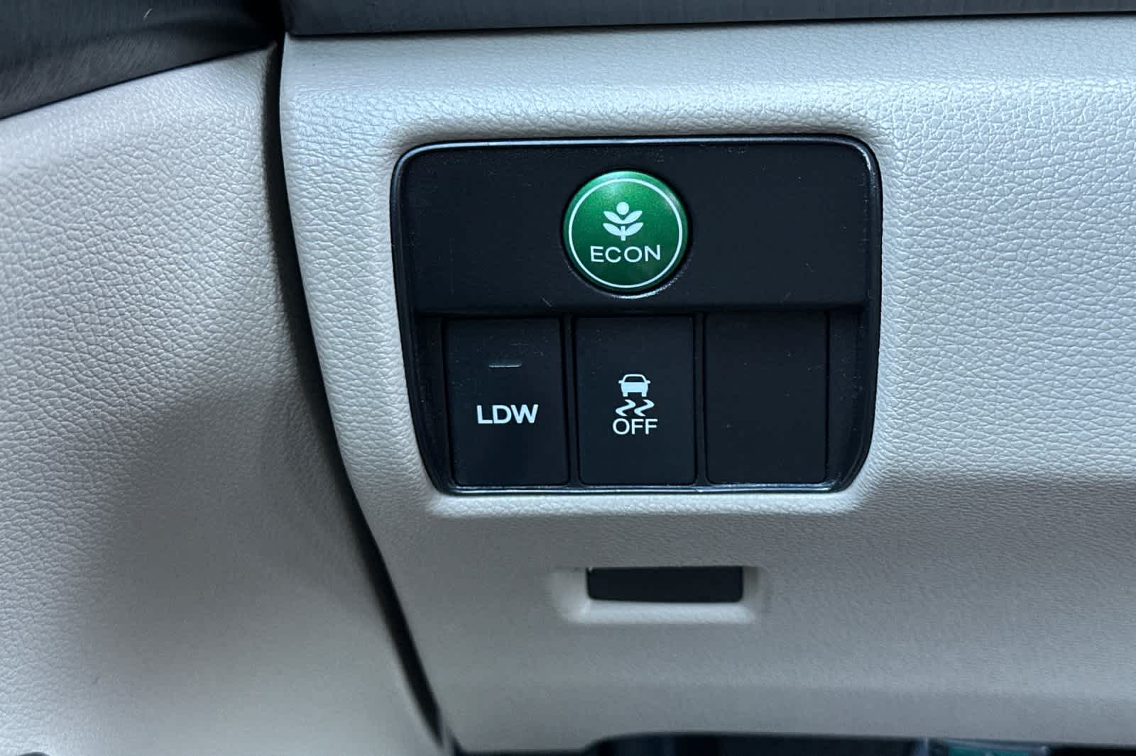 Thumbnail: 2015 Honda Accord - 30