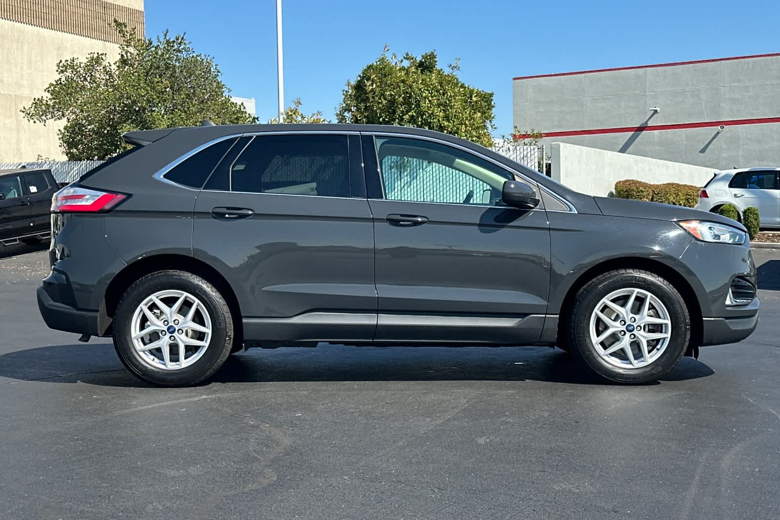 Thumbnail: 2021 Ford Edge - 6