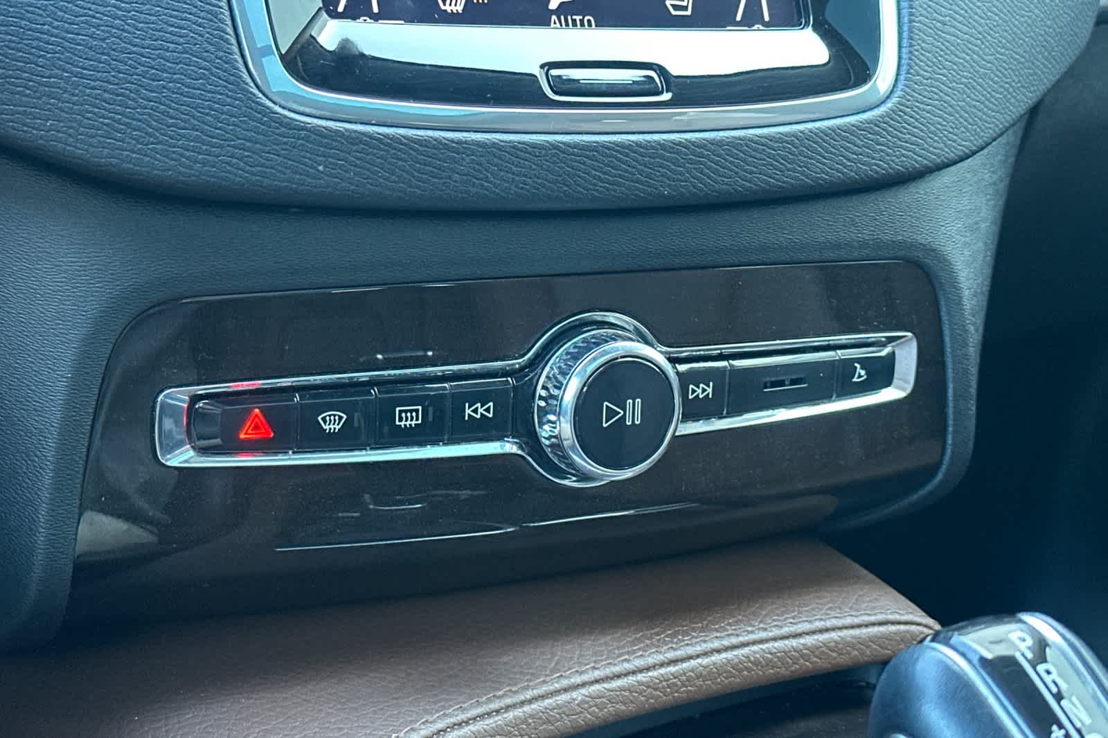 Thumbnail: 2019 Volvo XC90 - 24