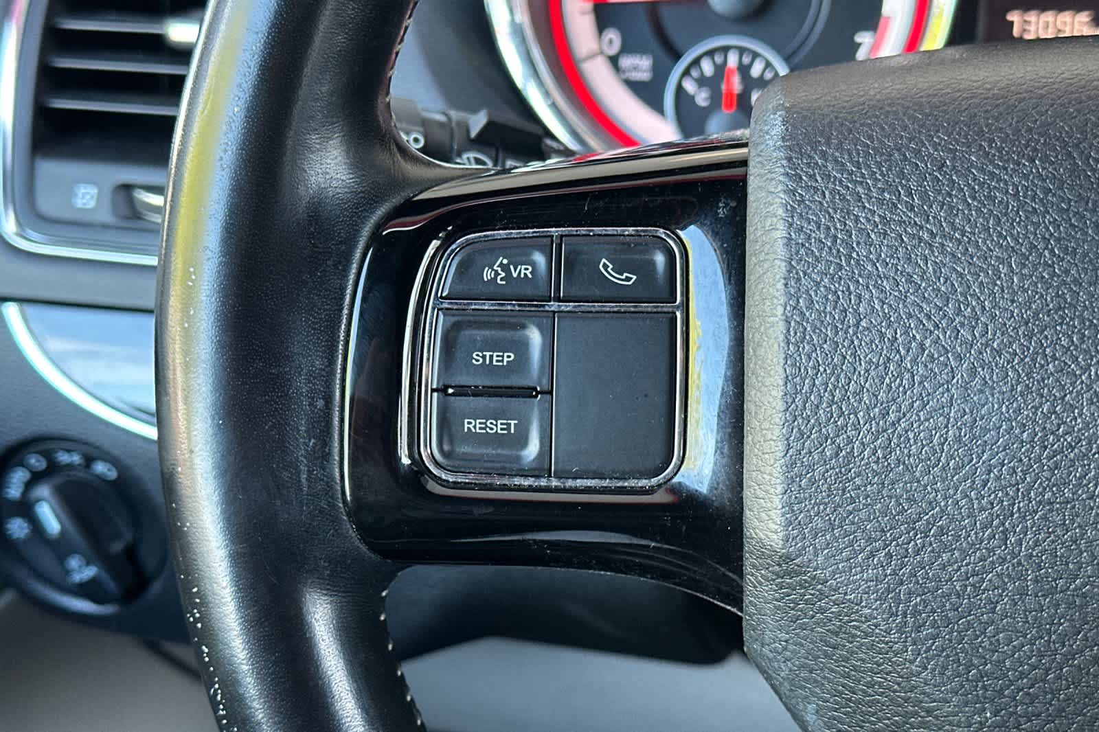 Thumbnail: 2019 Dodge Grand Caravan - 25