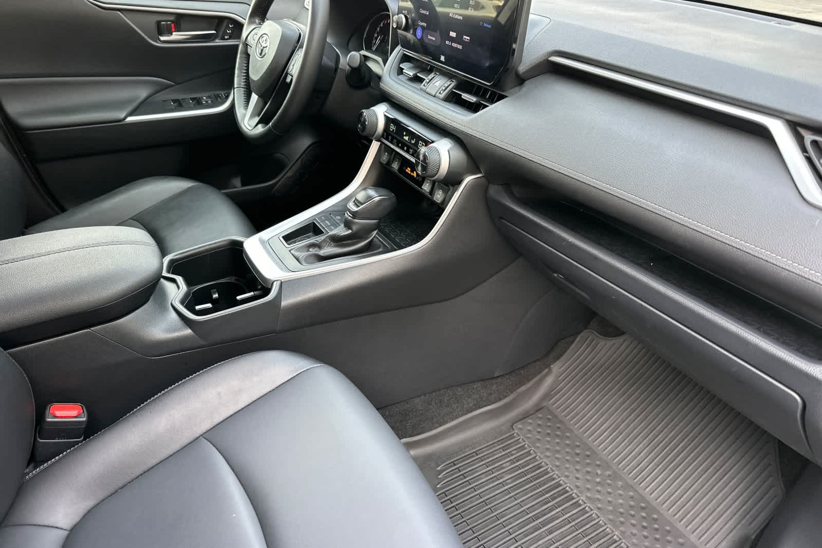 Thumbnail: 2023 Toyota RAV4 - 17