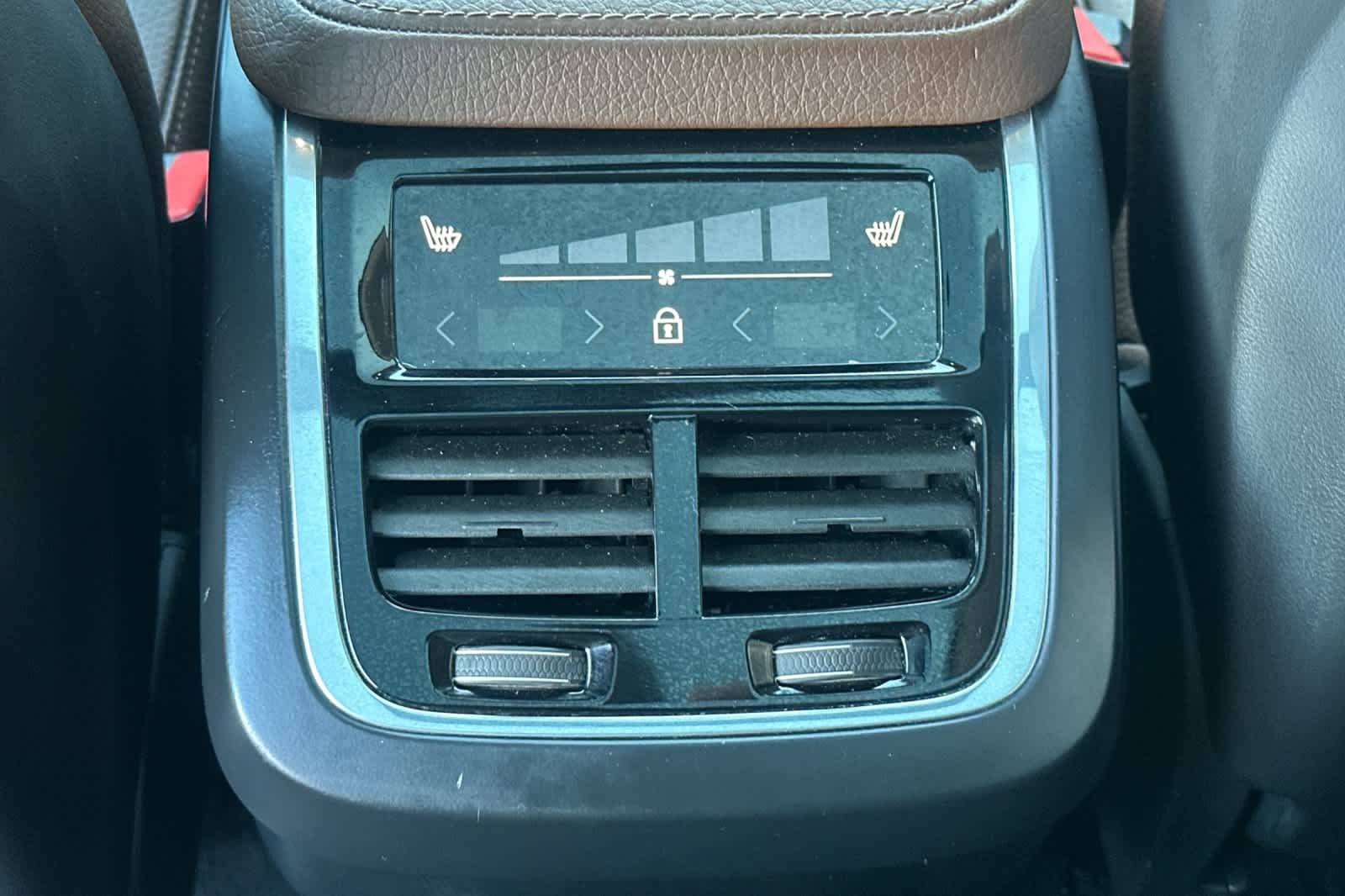 Thumbnail: 2019 Volvo XC90 - 14