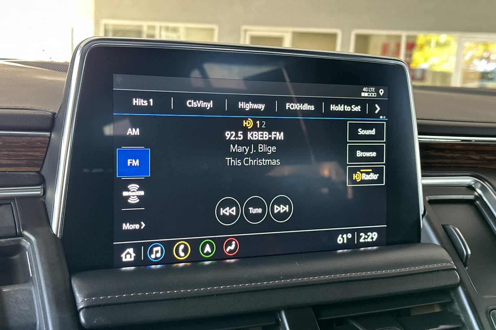 Thumbnail: 2021 Chevrolet Suburban - 21