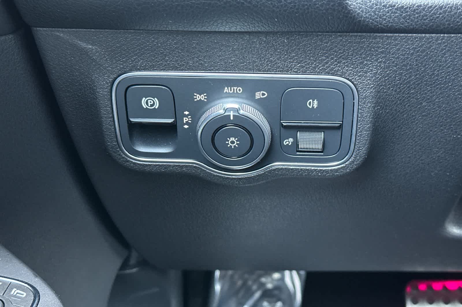 Thumbnail: 2023 Mercedes-Benz EQB - 32