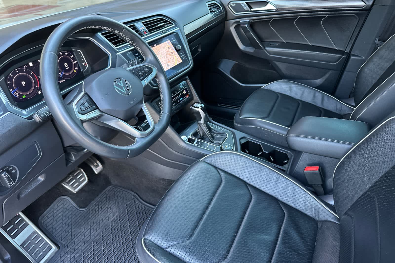 Thumbnail: 2023 Volkswagen Tiguan - 11