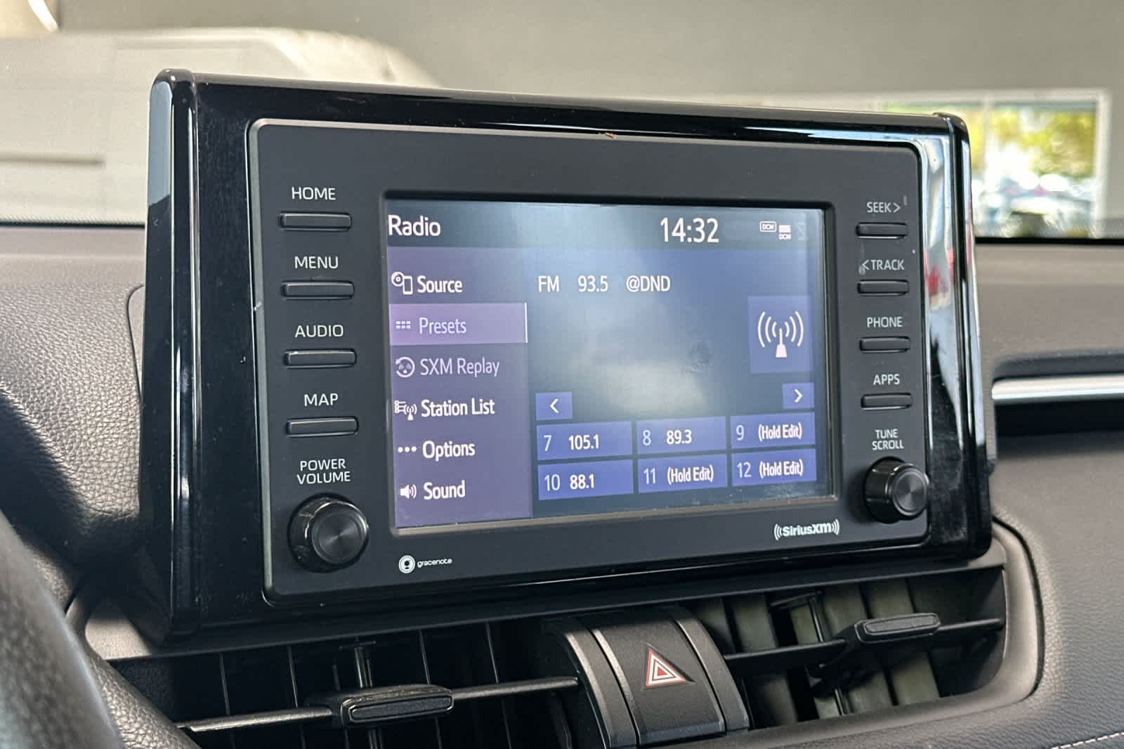 2020 Toyota RAV4 LE 19
