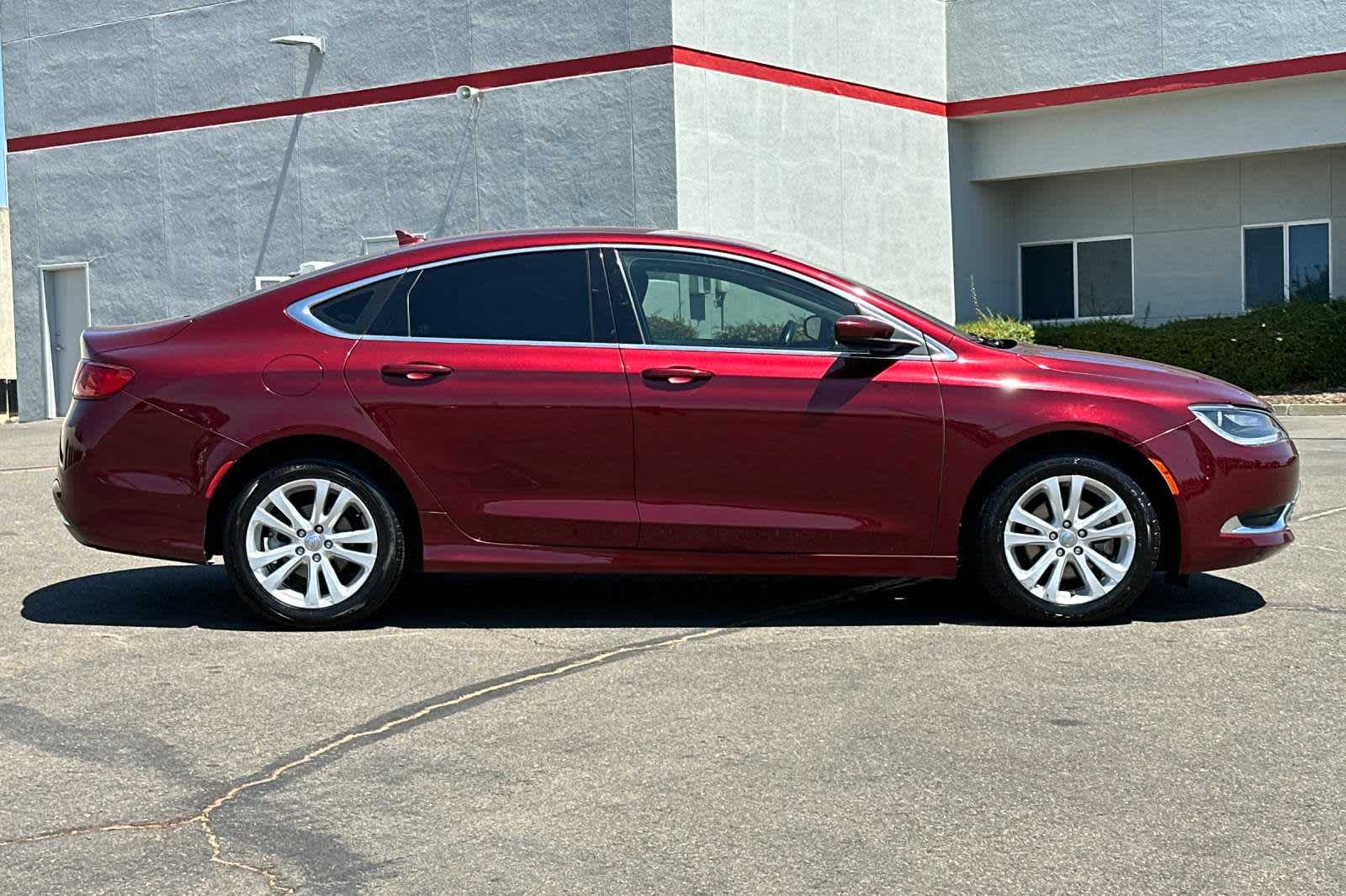 2017 Chrysler 200 Limited 6