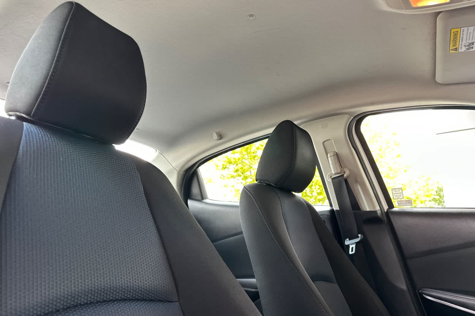 Thumbnail: 2018 Toyota Yaris iA - 16