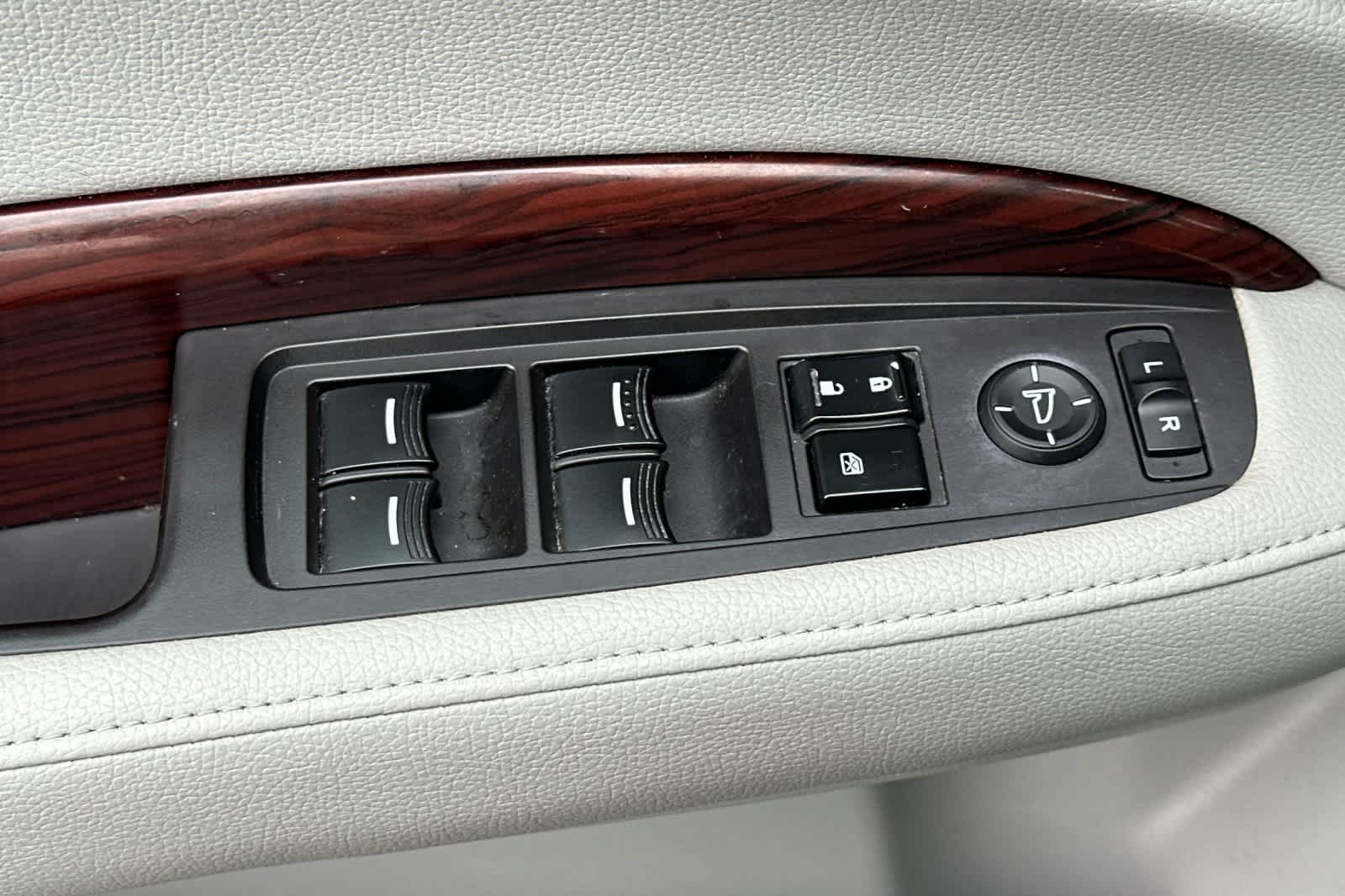 Thumbnail: 2016 Acura MDX - 13