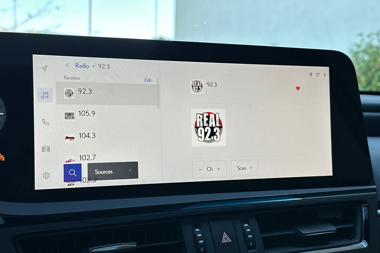 Thumbnail: 2025 Lexus ES - 19