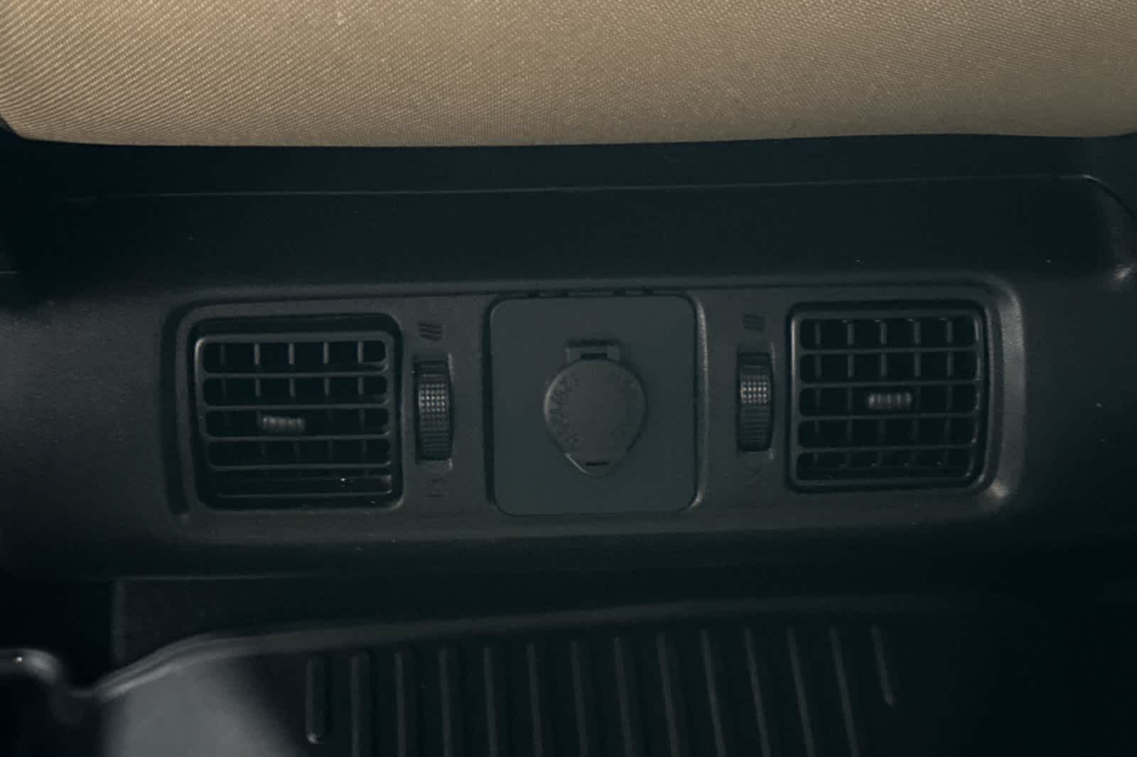 Thumbnail: 2016 Toyota Tundra - 14