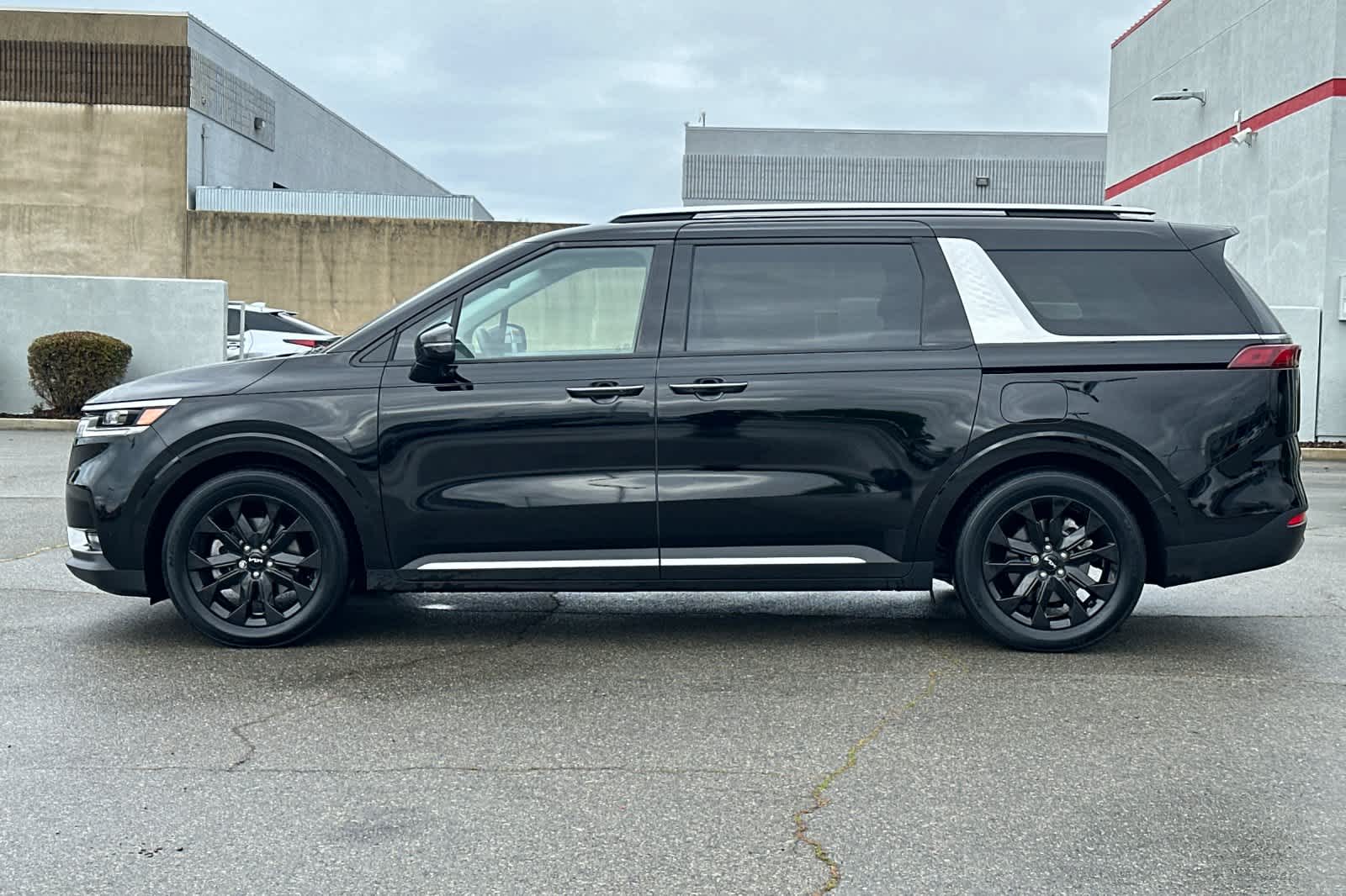 Thumbnail: 2024 Kia Carnival - 9