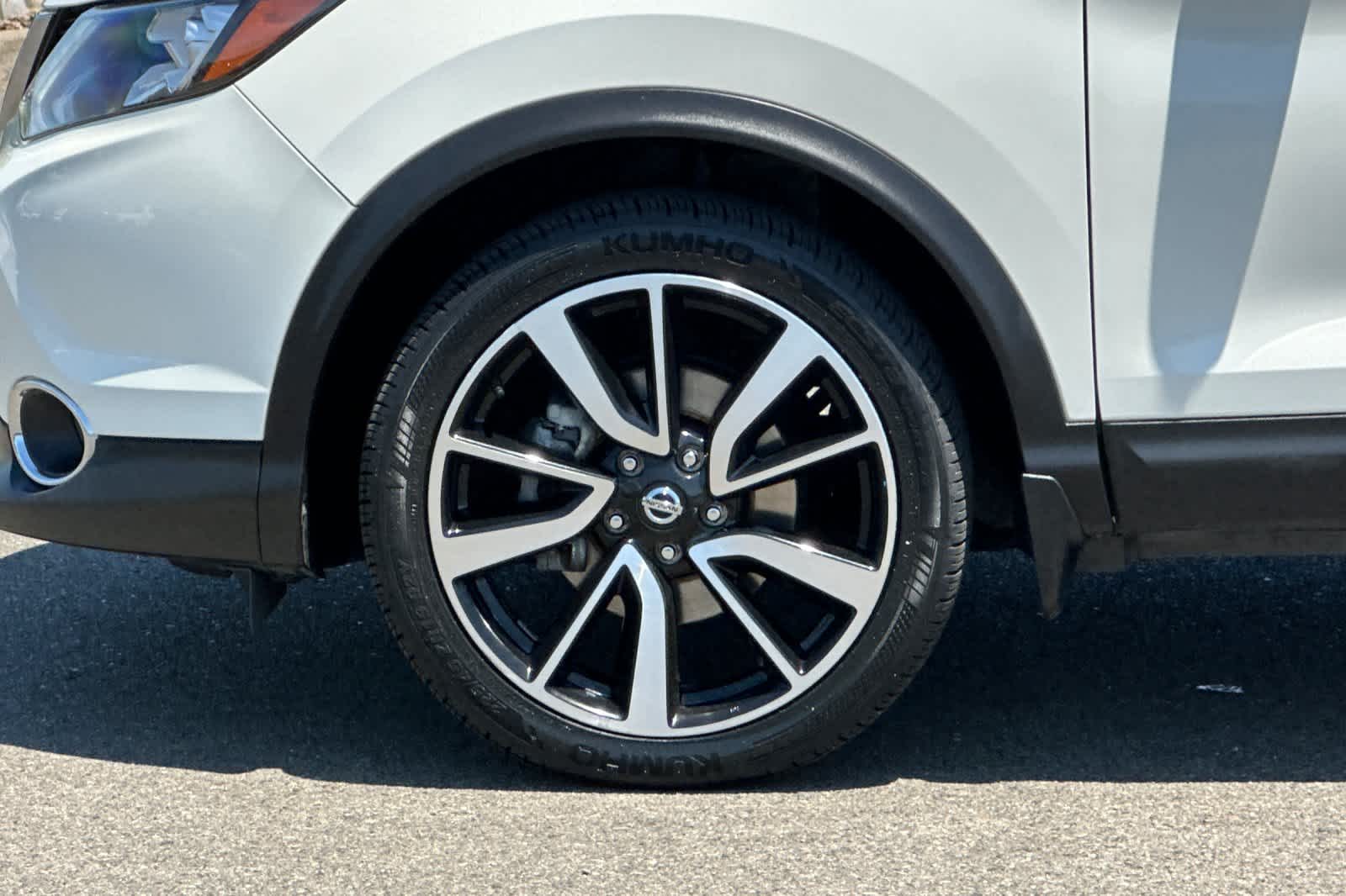 2018 Nissan Rogue Sport SL 32