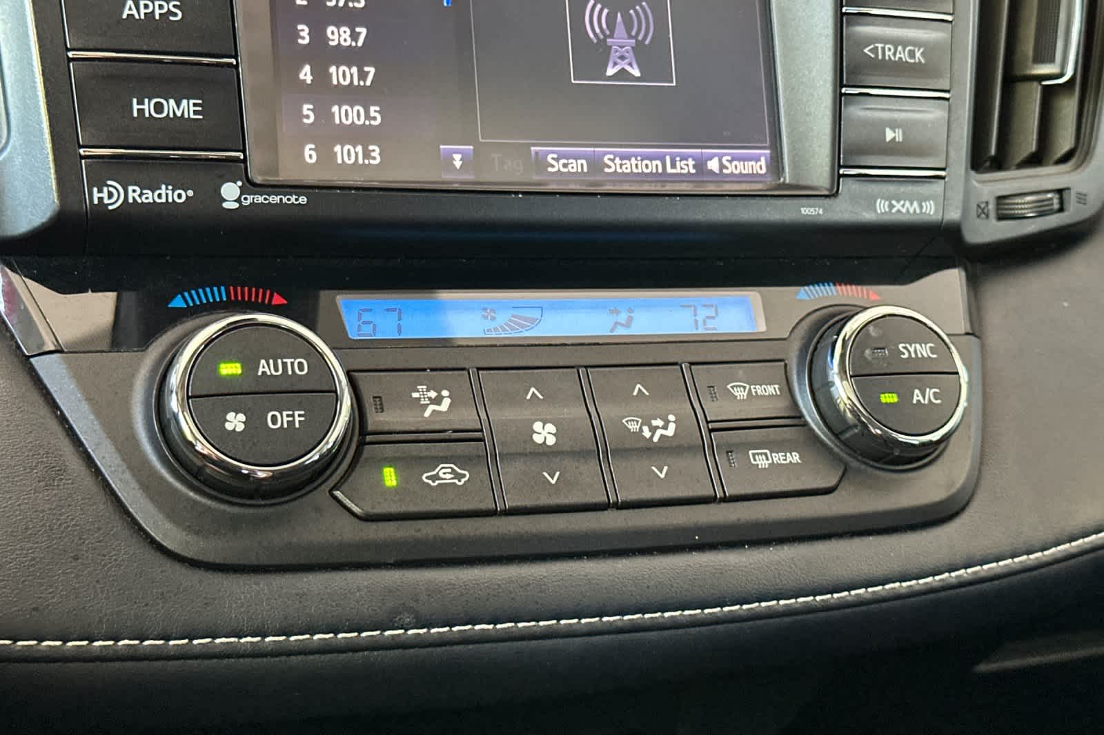 Thumbnail: 2018 Toyota RAV4 - 21