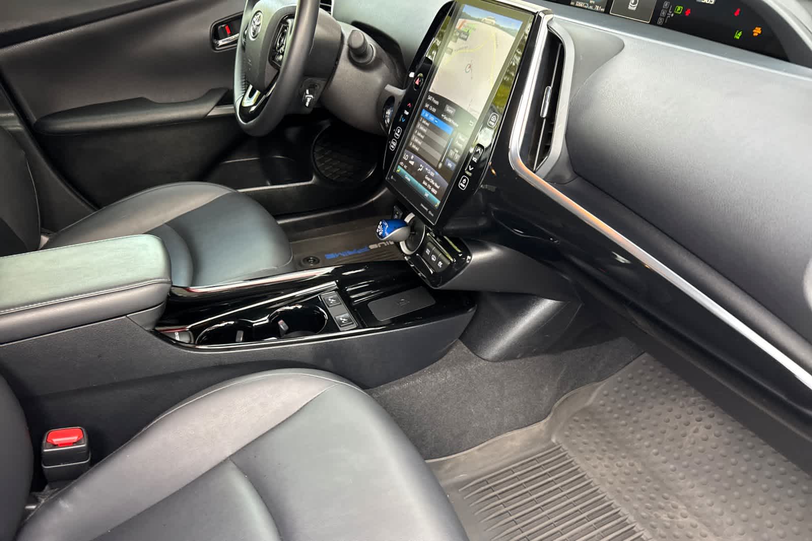 Thumbnail: 2021 Toyota Prius Prime - 16