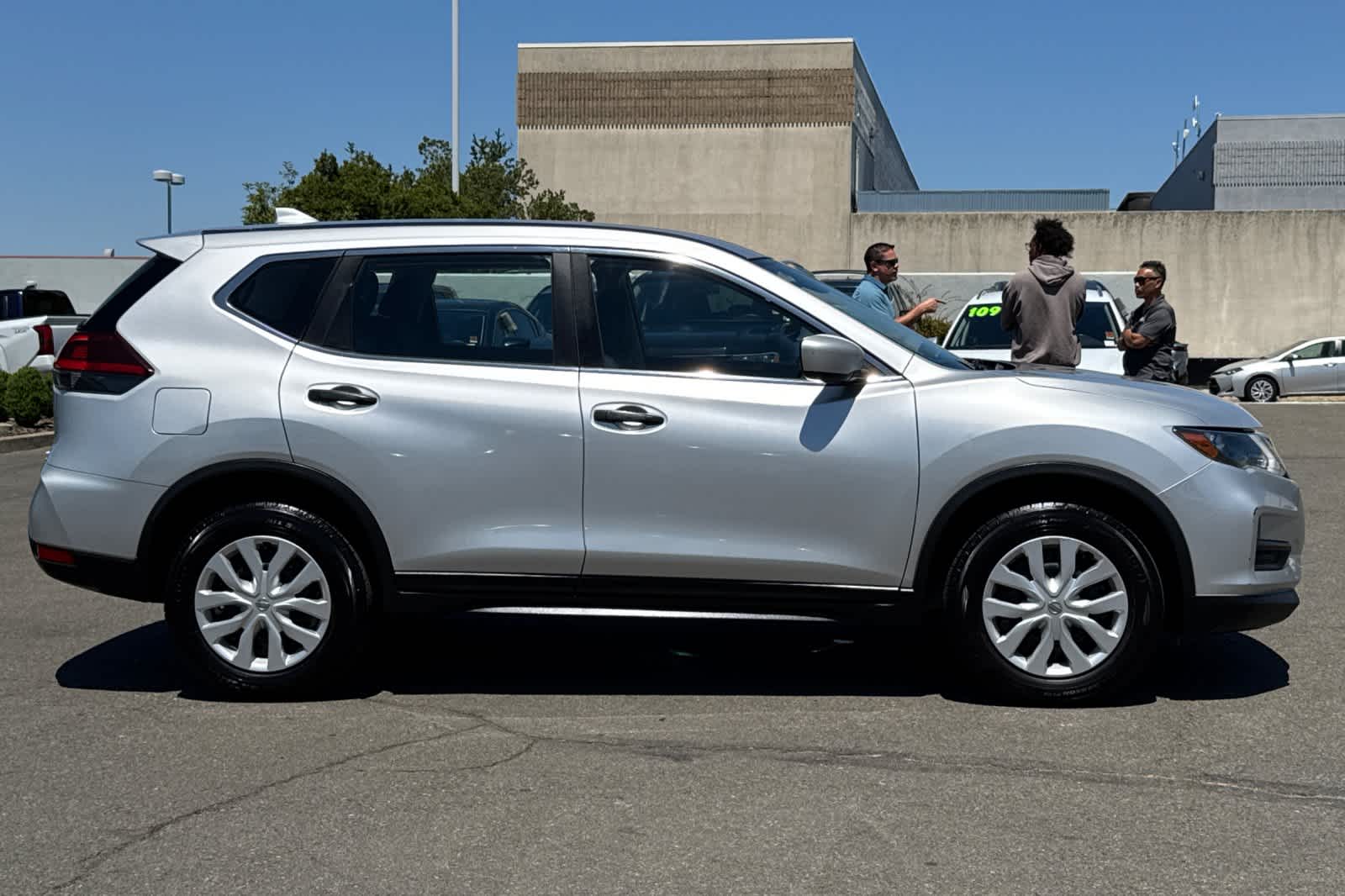Thumbnail: 2020 Nissan Rogue - 6