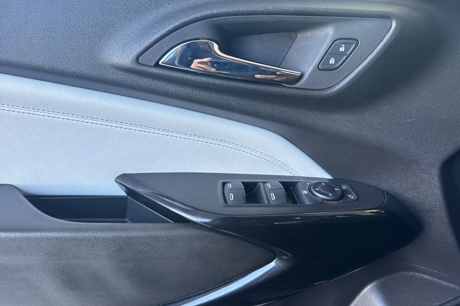 Thumbnail: 2025 Chevrolet Trax - 12