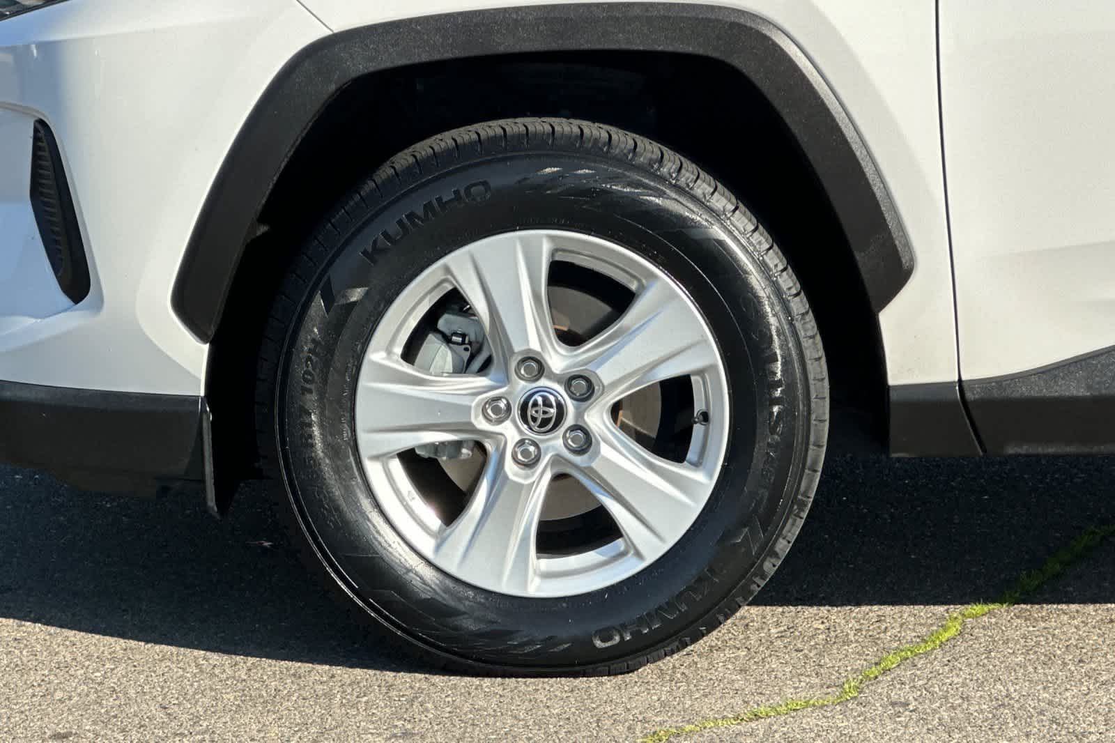 Thumbnail: 2020 Toyota RAV4 - 30