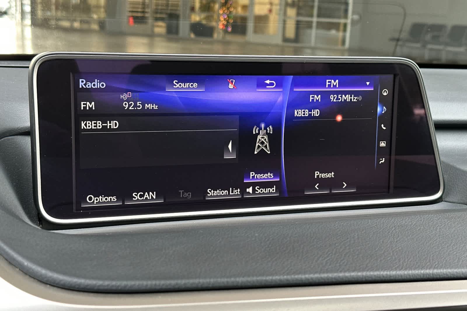 Thumbnail: 2018 Lexus RX - 20