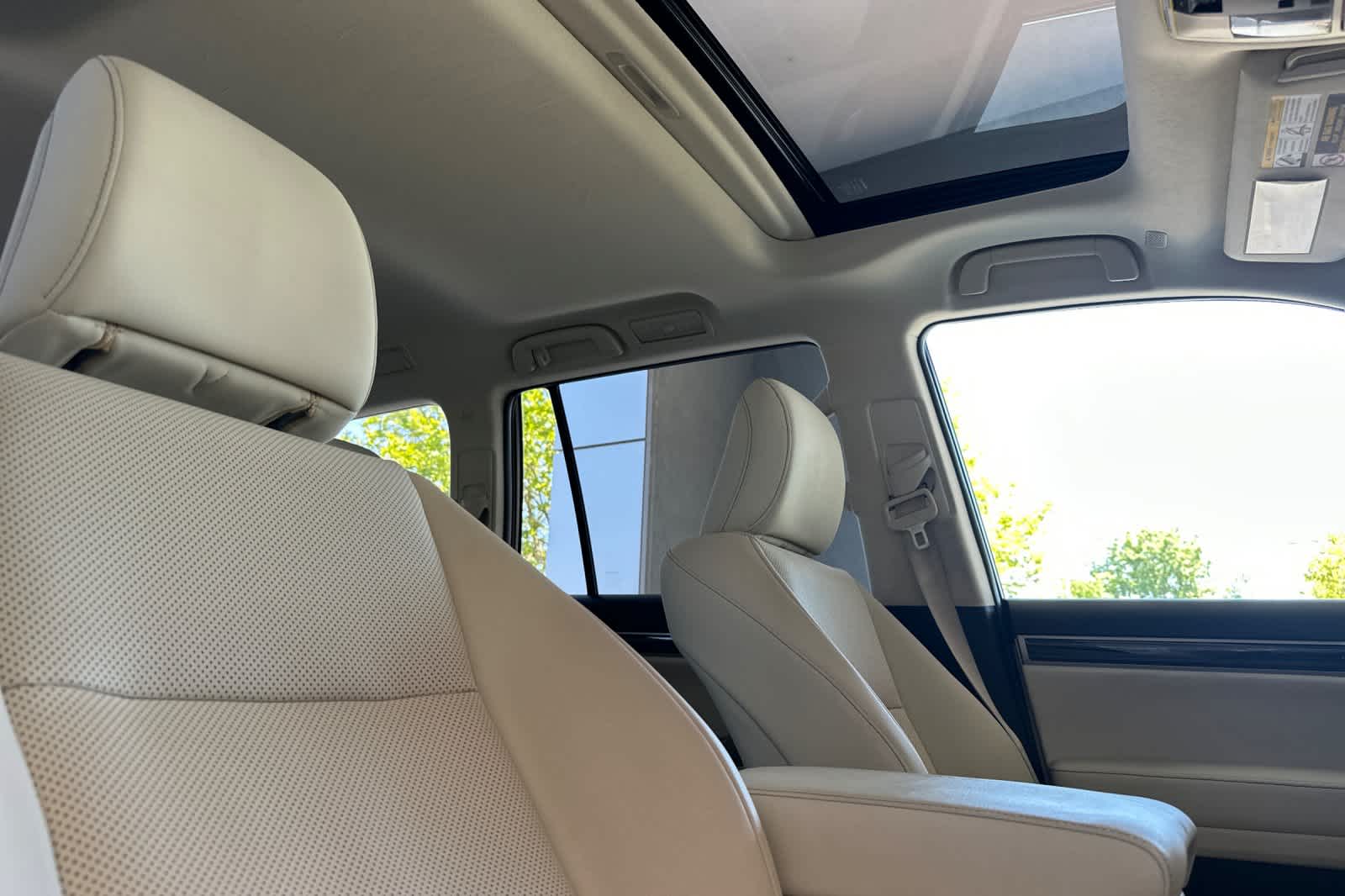Thumbnail: 2020 Lexus GX - 18