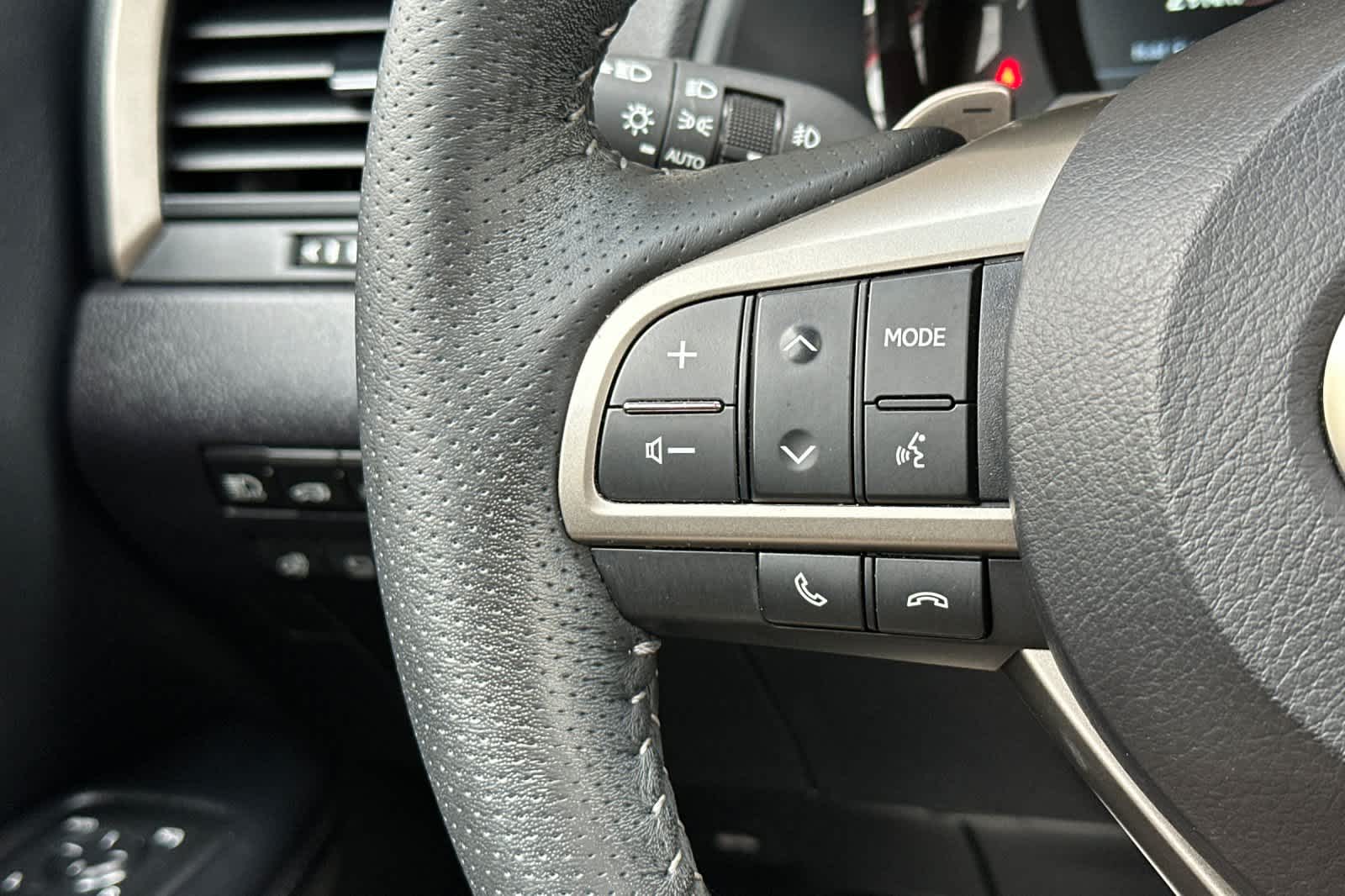 Thumbnail: 2018 Lexus RX - 27