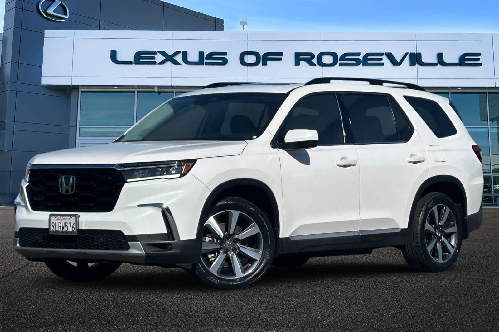 2024 Honda Pilot Touring 2WD's photo