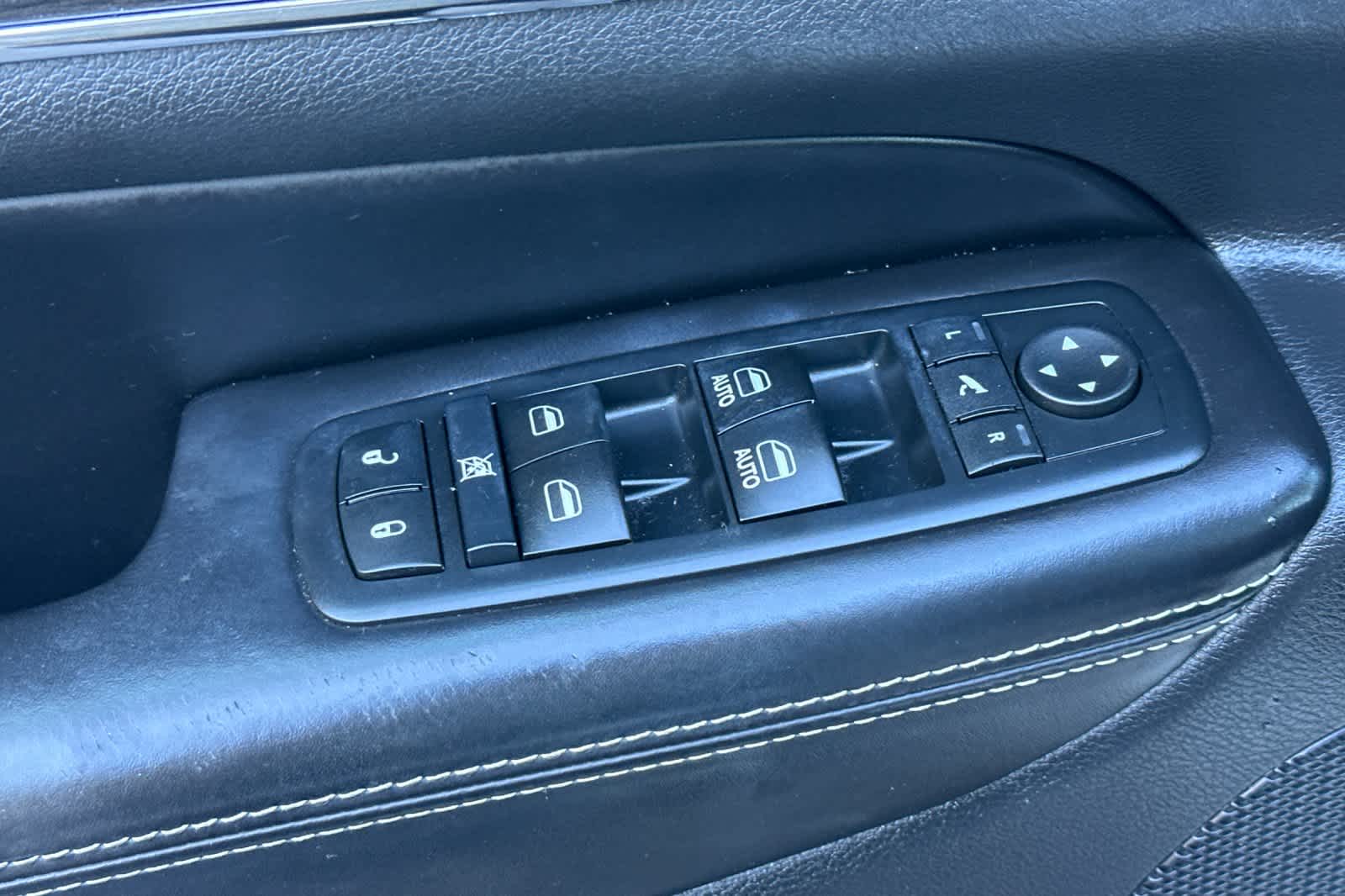 Thumbnail: 2017 Jeep Grand Cherokee - 13