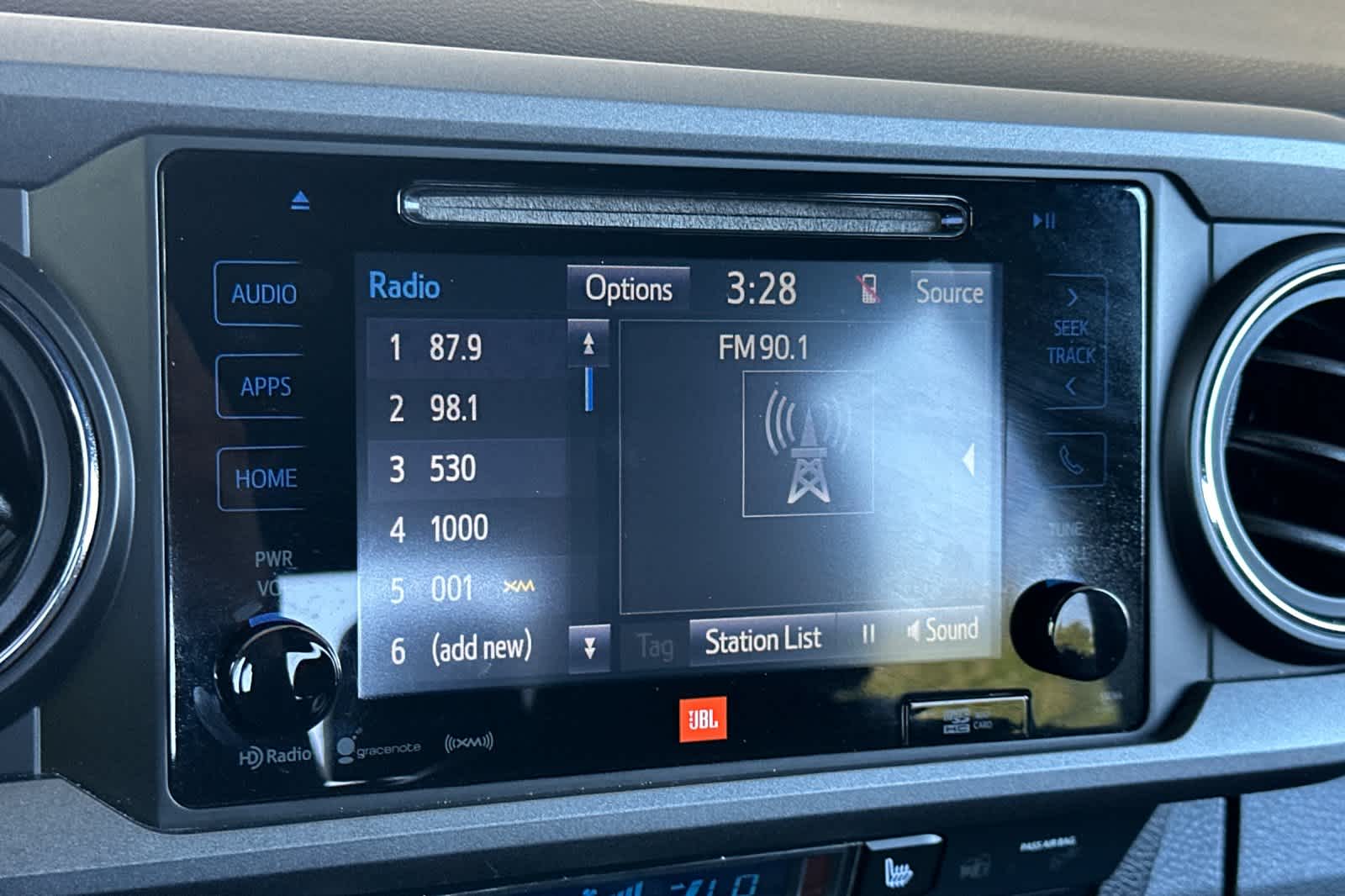 Thumbnail: 2019 Toyota Tacoma - 19