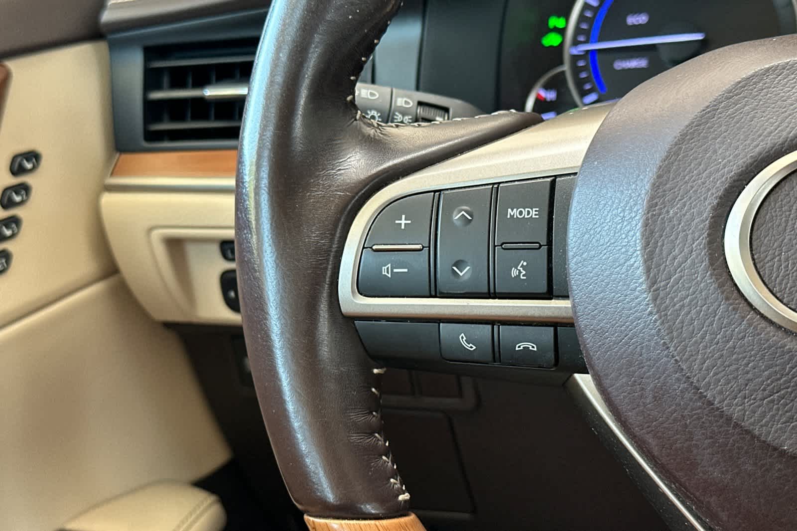 Thumbnail: 2017 Lexus ES - 26